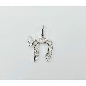 Exquisite 14K Solid White Gold Religious Hebrew Letter Jewish Chai Charm Pendant